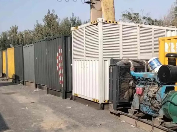 麦积200KW柴油发电机机组每小时油耗是多少？